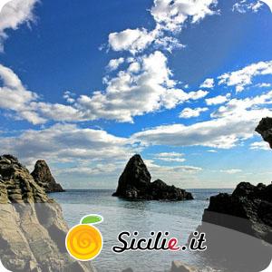 Acitrezza - Faraglioni