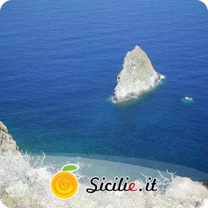 Panarea - Scoglio di Petra Nave