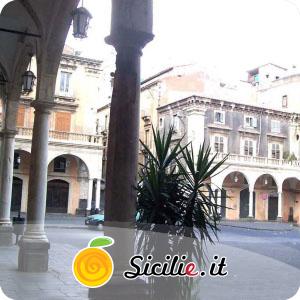 Catania - Piazza Mazzini.jpg