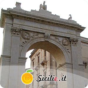 Noto - Porta Reale.jpg