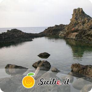 Pantelleria - Punta Spadillo - Laghetto delle Ondine.jpg