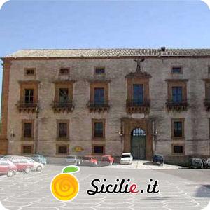 Piazza Armerina - Palazzo Trigona.jpg