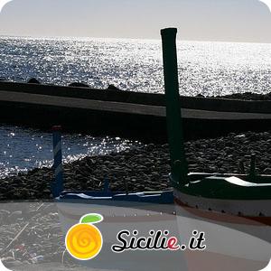 Riposto - Porto di Torre Archirafi.jpg