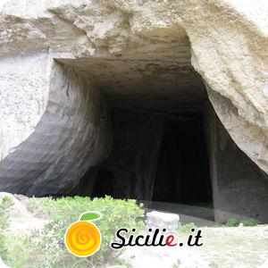 Siracusa - Grotta dei Cordari.jpg