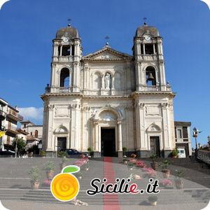 Zafferana Etnea - Chiesa Madre Santa Maria della Provvidenza.jpg